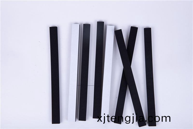 CR減(jian)震保(bao)溫(wen)條(tiao)