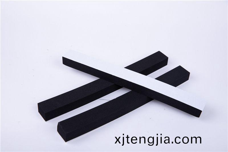 CR減震(zhen)保溫(wen)條(tiao)